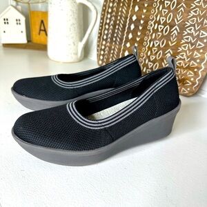 Clarks Cloudsteppers Cushion Soft Black Slip-On Wedge Shoes - Size 8